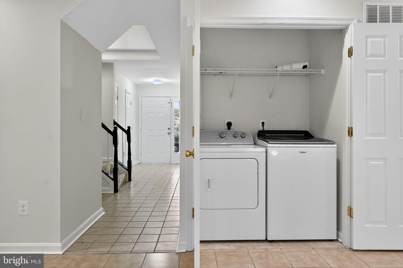 21748 Kings Crossing Ter - Photo 4 of 30