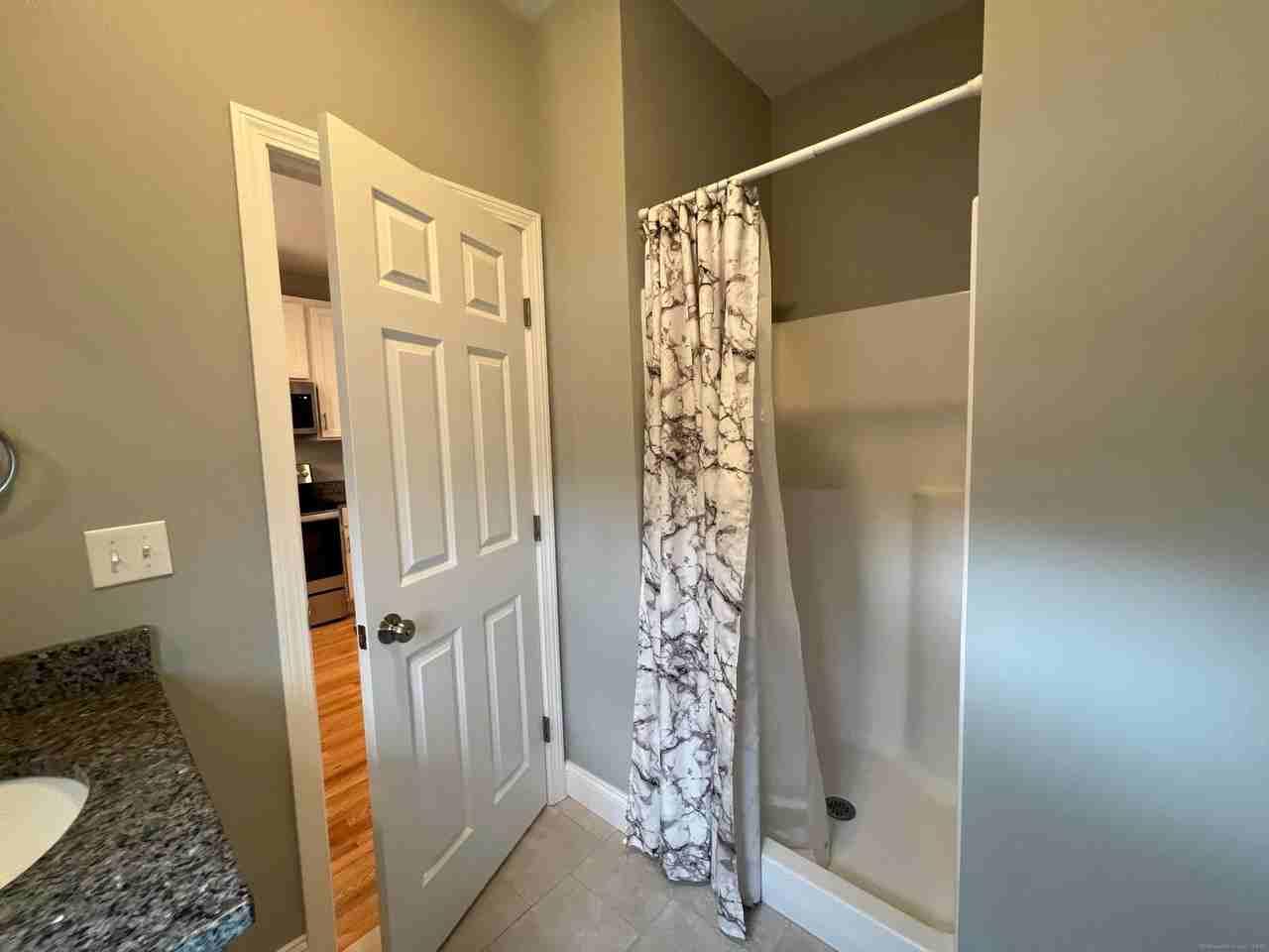39 Eden Ave - Photo 3 of 11