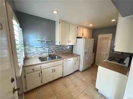 5835 Bowcroft 2 - Photo 7 of 30