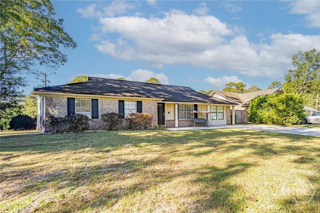 17 Oxford Ct - Photo 2 of 19