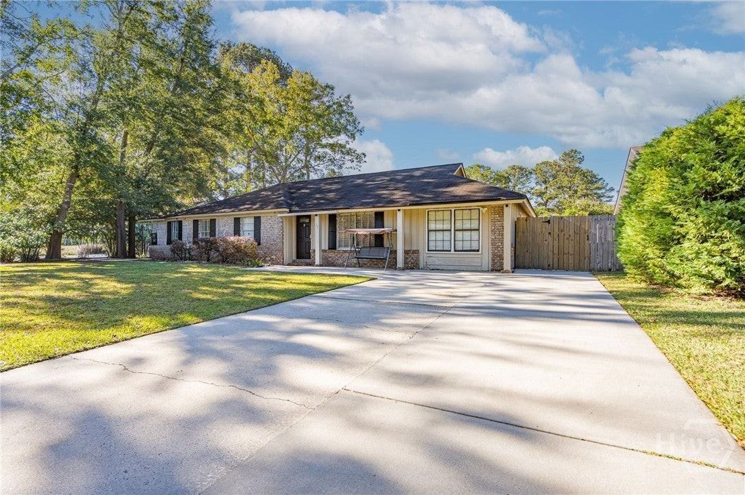 17 Oxford Ct - Photo 3 of 19