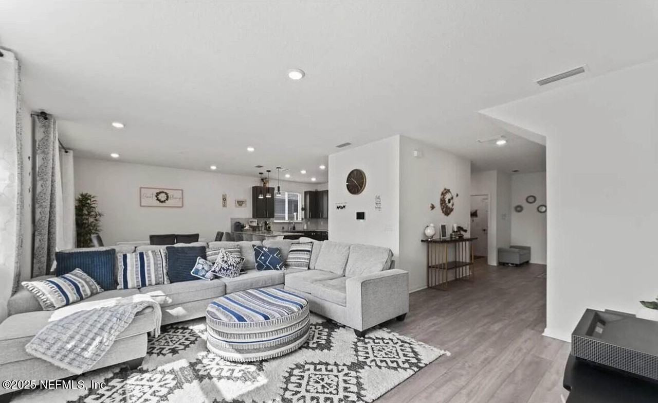 8101 Guild Way - Photo 6 of 28