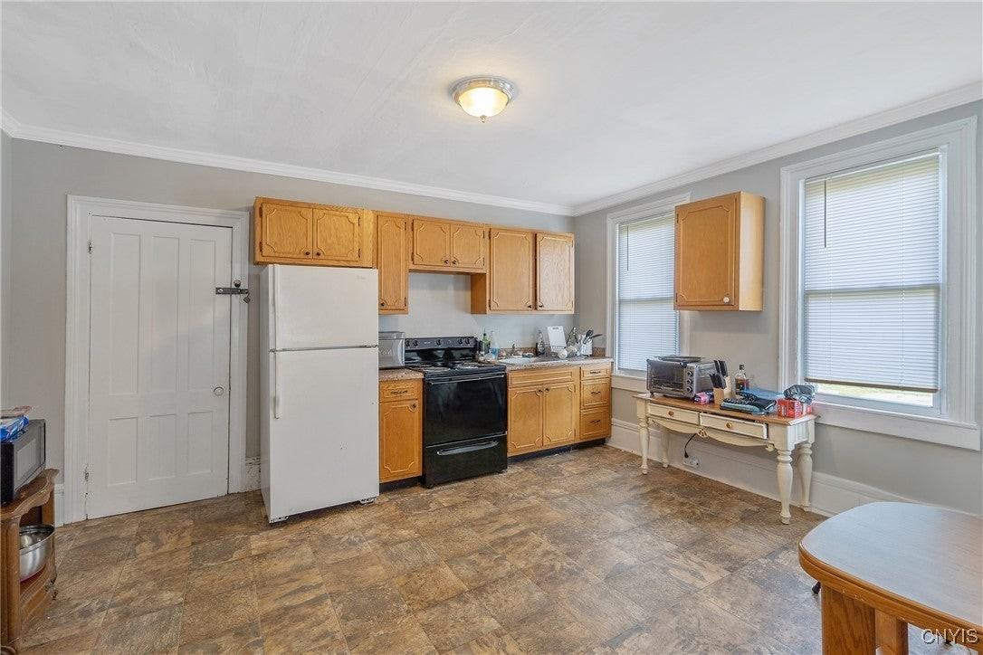 4 Porter St - Photo 5 of 15