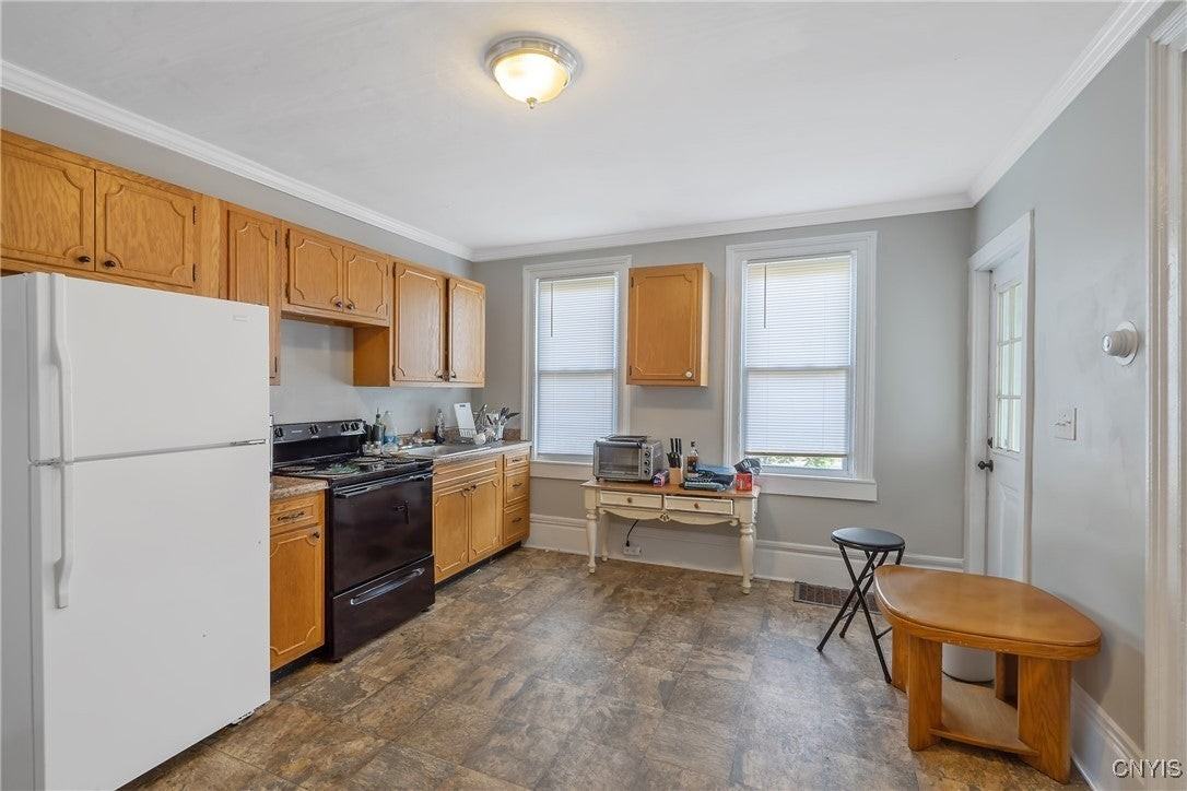 4 Porter St - Photo 6 of 15