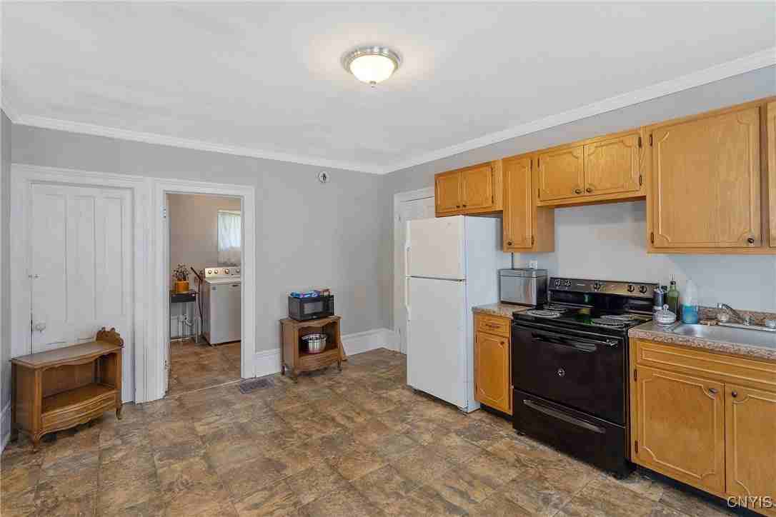 4 Porter St - Photo 7 of 15