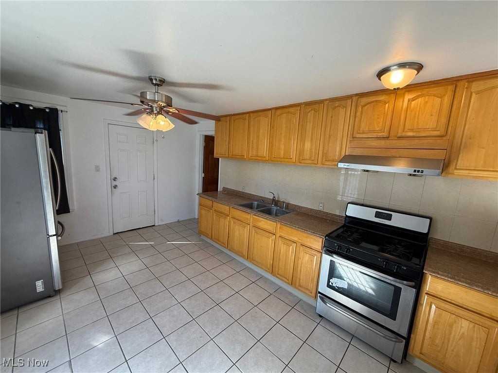 1576 E 36th St - Photo 2 of 13