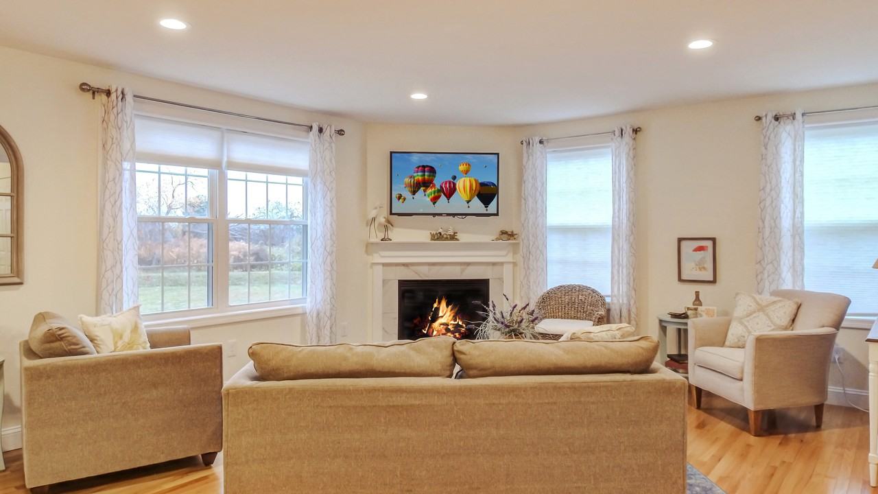 12 Connor Drive - Photo 5 of 10