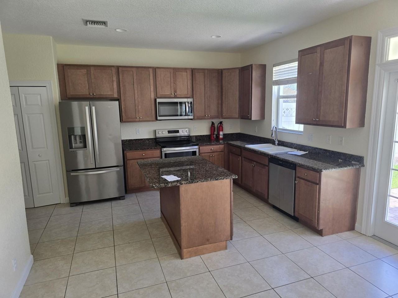 8017 Murano Circle - Photo 4 of 21