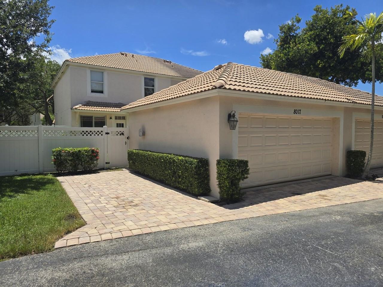 8017 Murano Circle - Photo 2 of 21