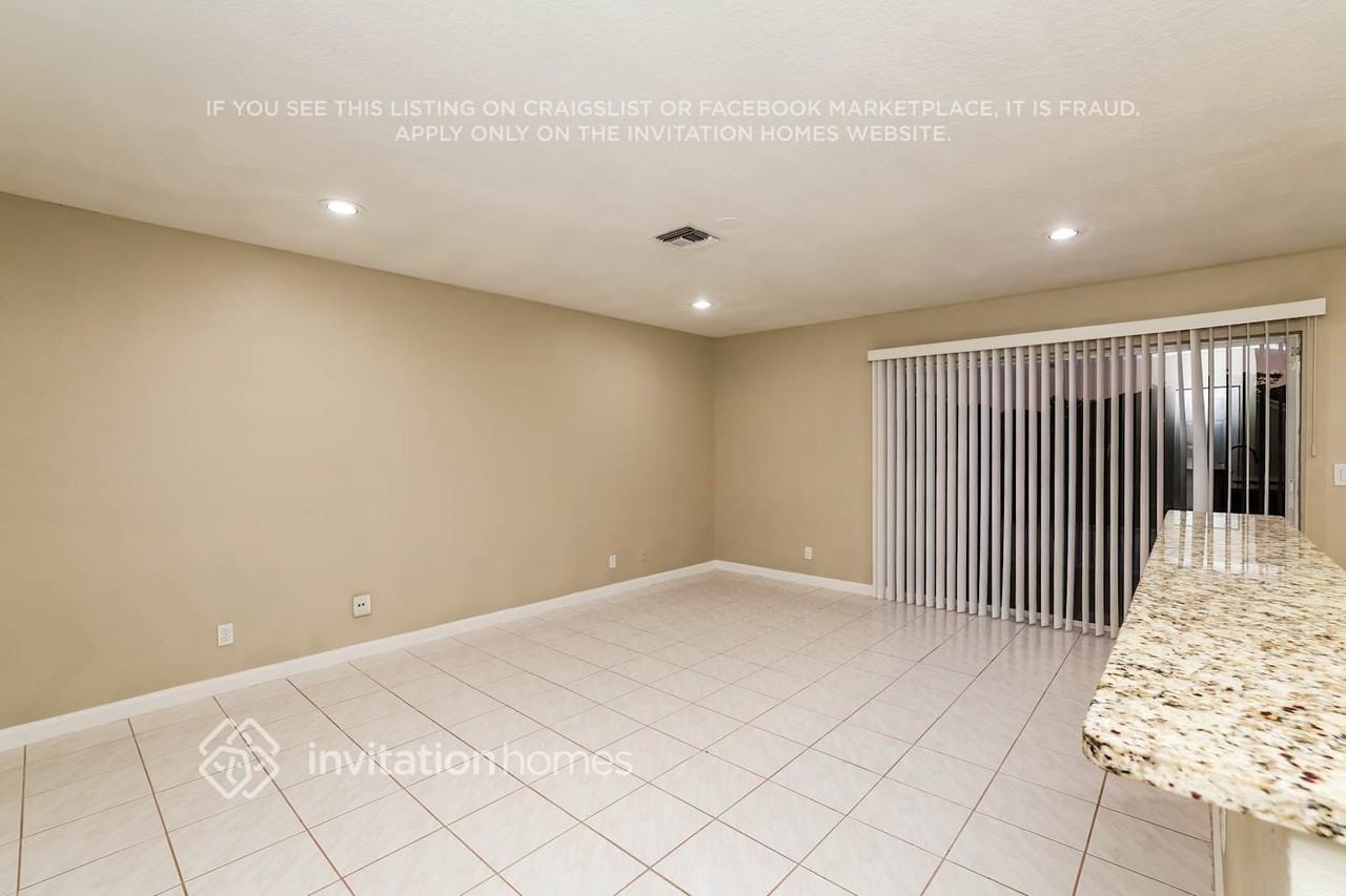 10254 Serene Meadow Dr N - Photo 6 of 18