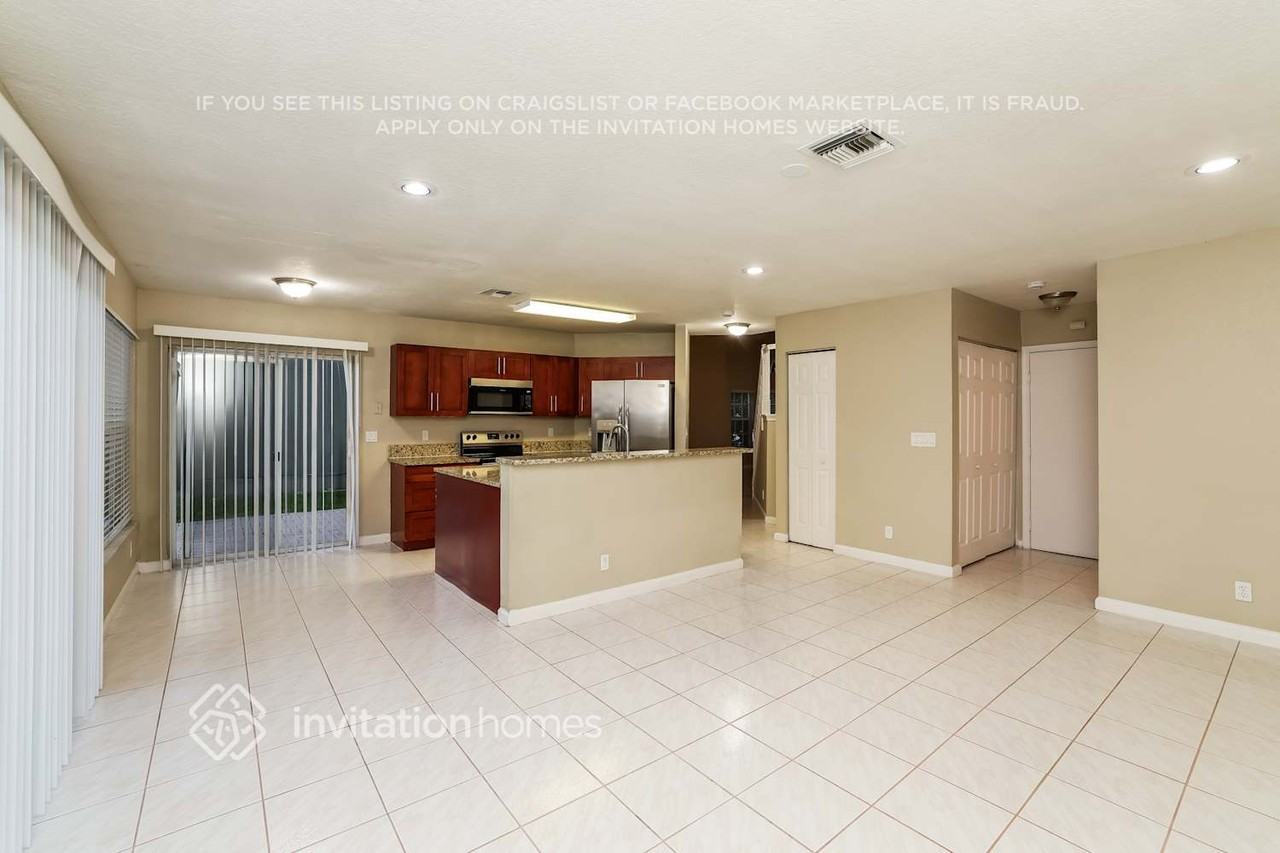 10254 Serene Meadow Dr N - Photo 7 of 18