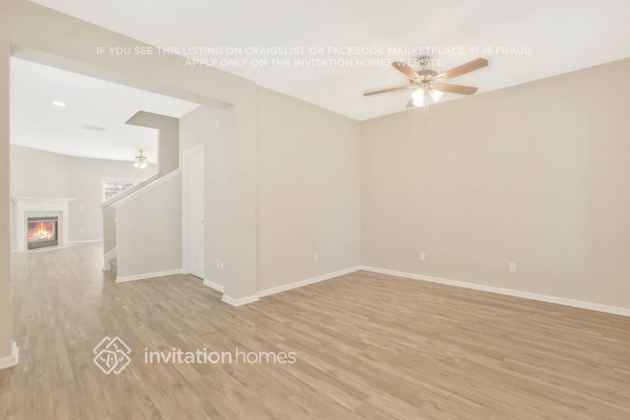 3851 Lake Sanctuary Way - Photo 3 of 25