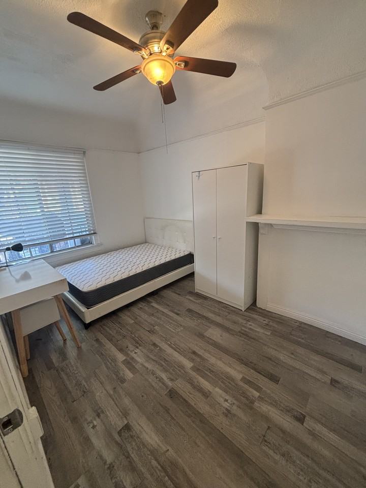 2515 South Catalina Street #1 - Photo 6 of 13