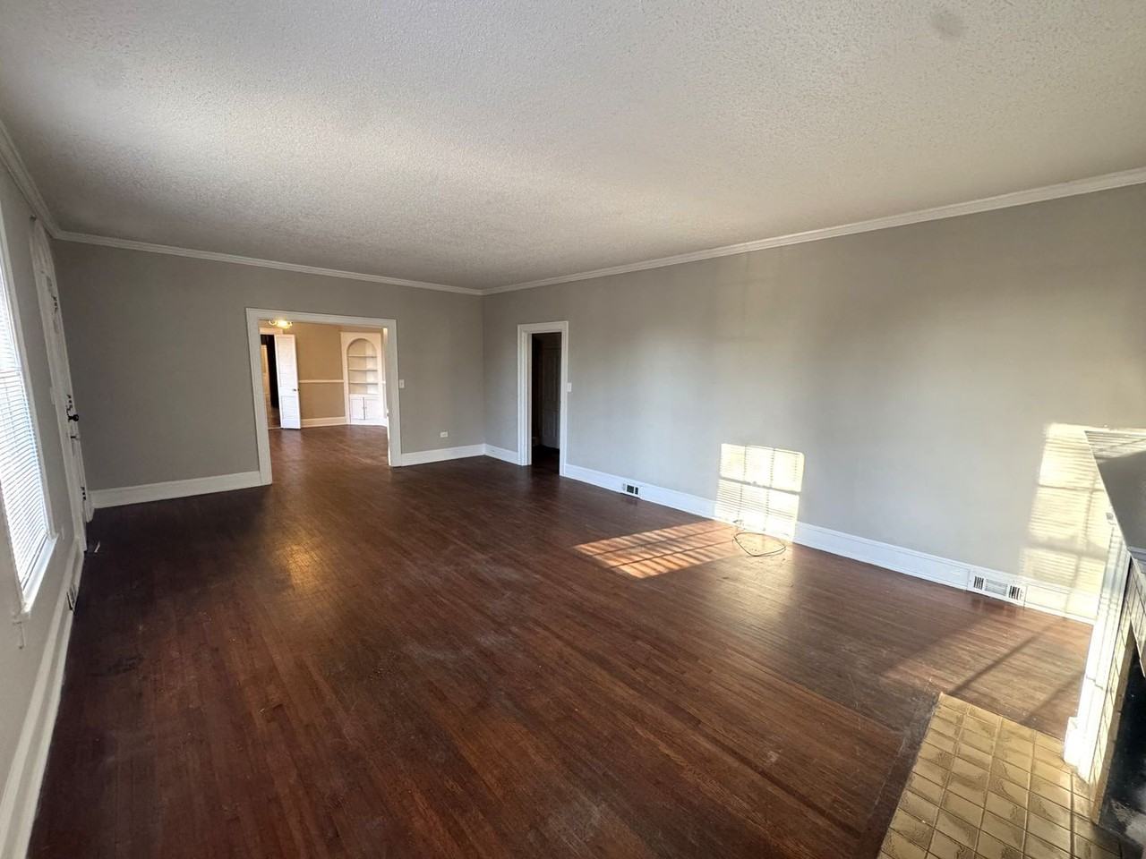 1020 Cherry Hills Ct - Photo 5 of 35