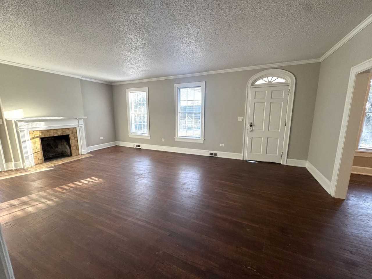 1020 Cherry Hills Ct - Photo 6 of 35