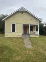 featured image of 718 Rusk St