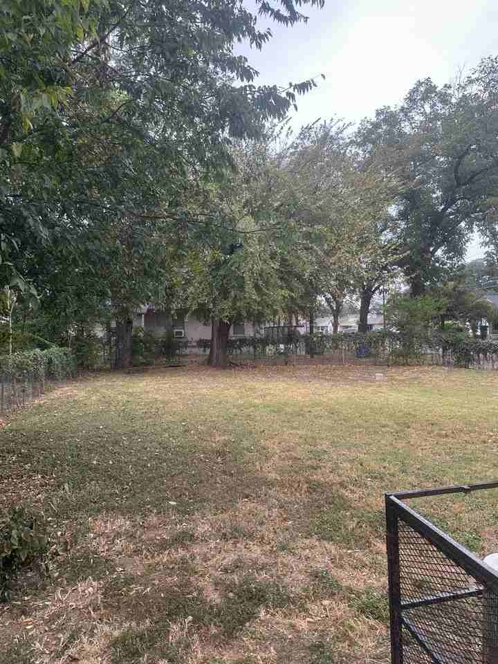 718 Rusk St - Photo 2 of 8