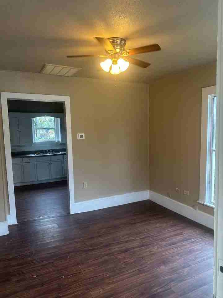 718 Rusk St - Photo 3 of 8