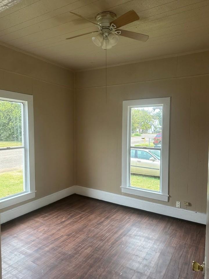 718 Rusk St - Photo 7 of 8