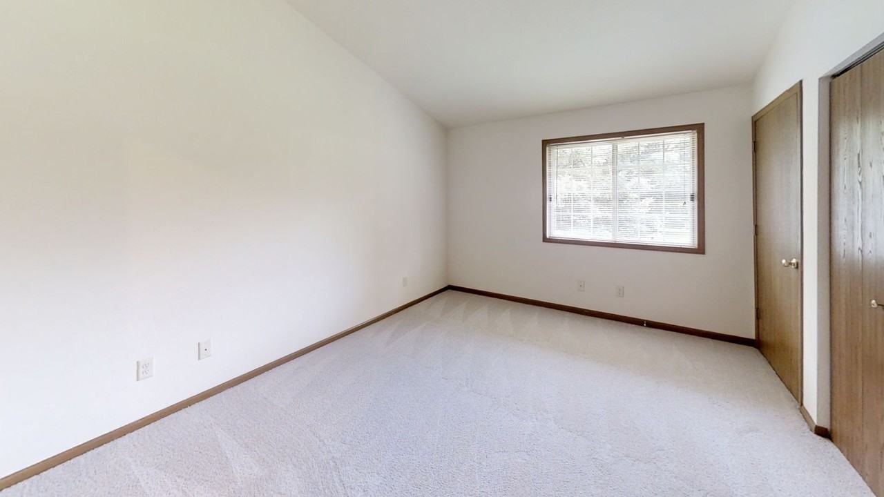 N86W14248 Fond Du Lac Ave - Photo 7 of 18