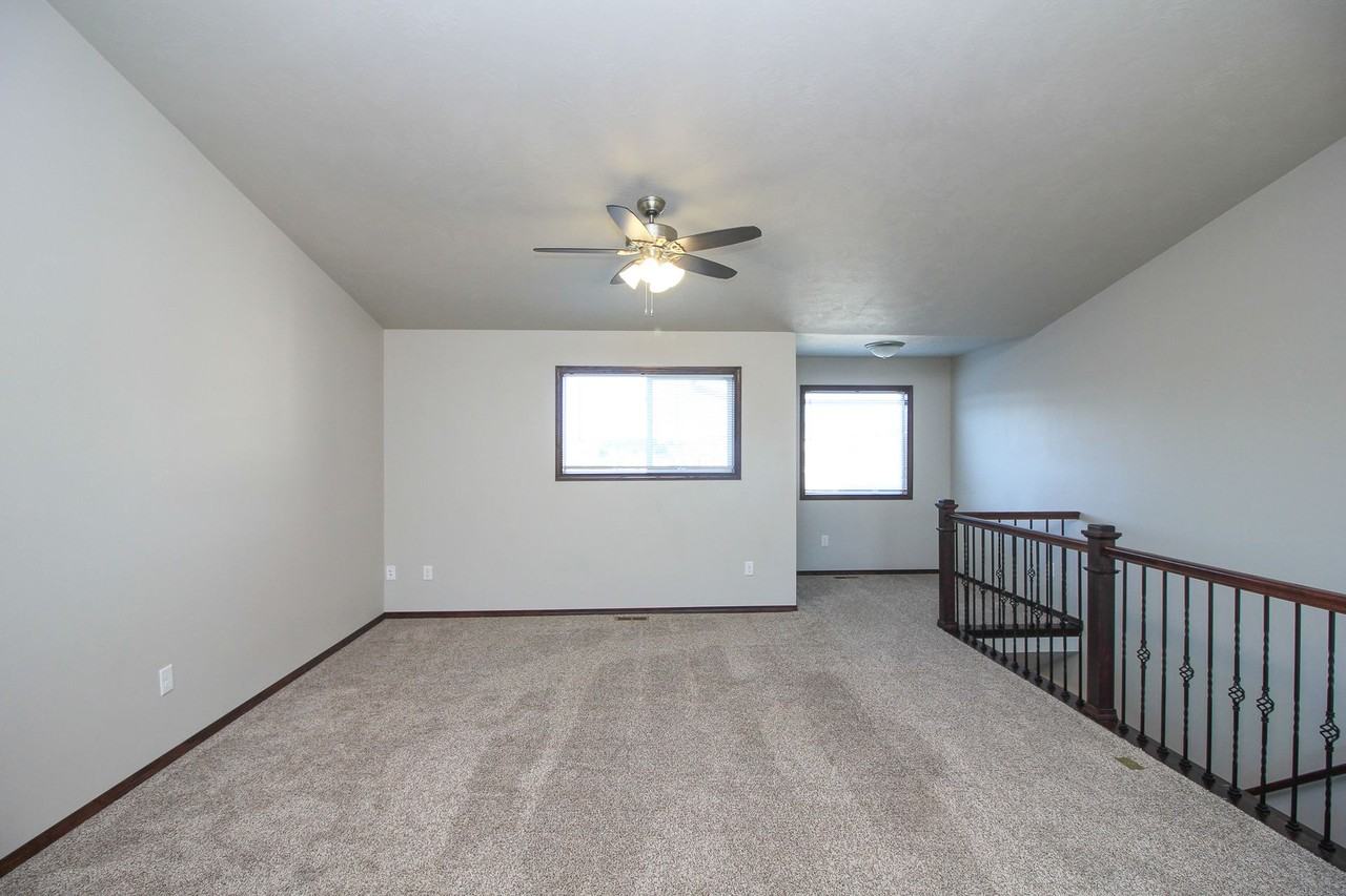 110 Tanner Ct - Photo 3 of 36