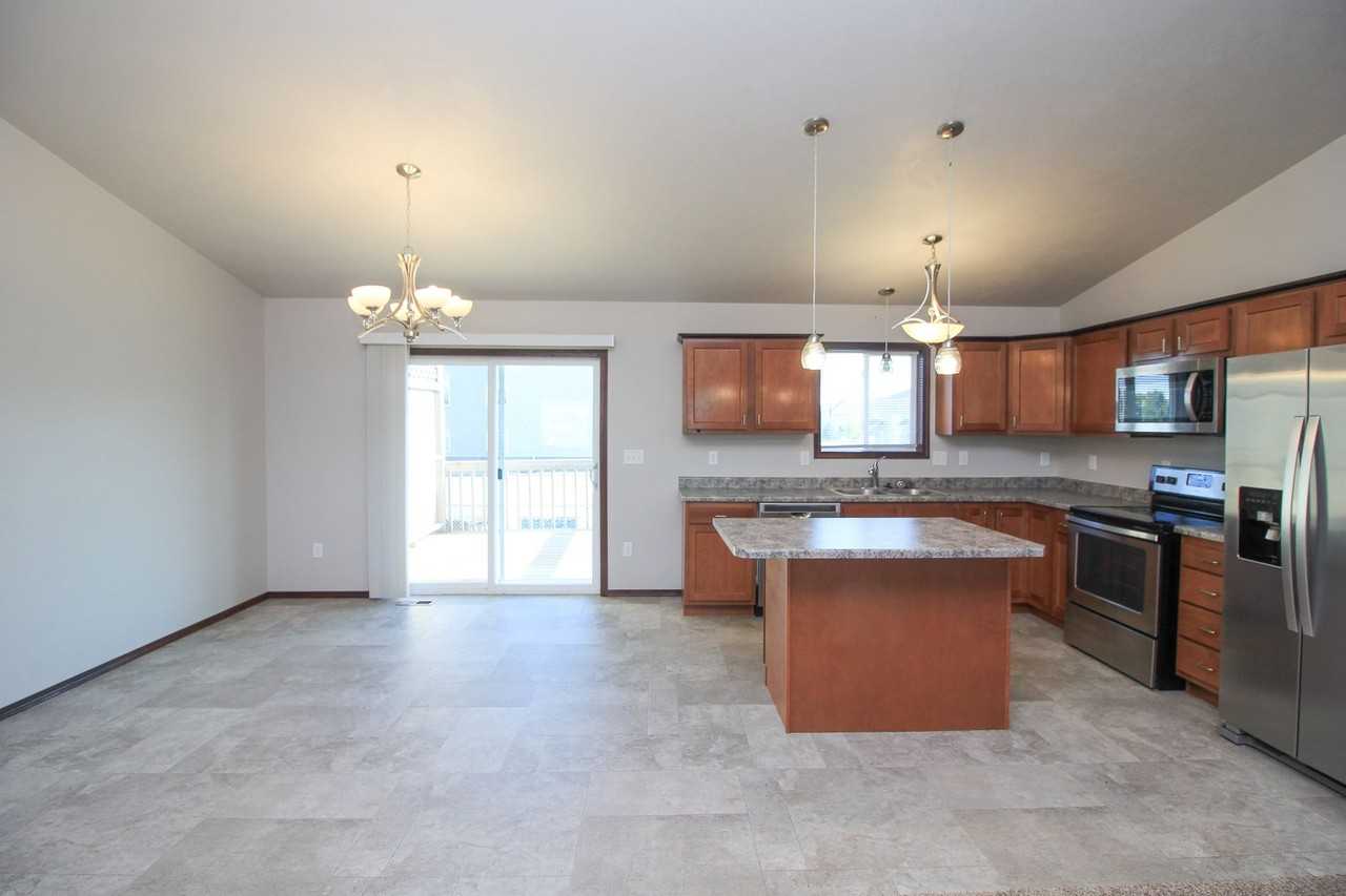 110 Tanner Ct - Photo 4 of 36