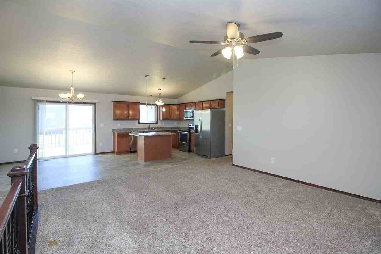 110 Tanner Ct - Photo 6 of 36