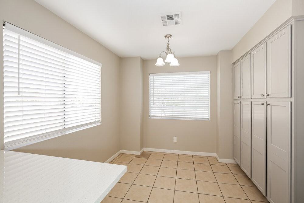 8379 Yamhill Street - Photo 7 of 17