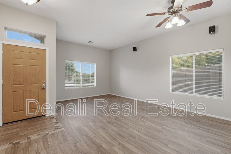 2033 N 110th Ave - Photo 4 of 39