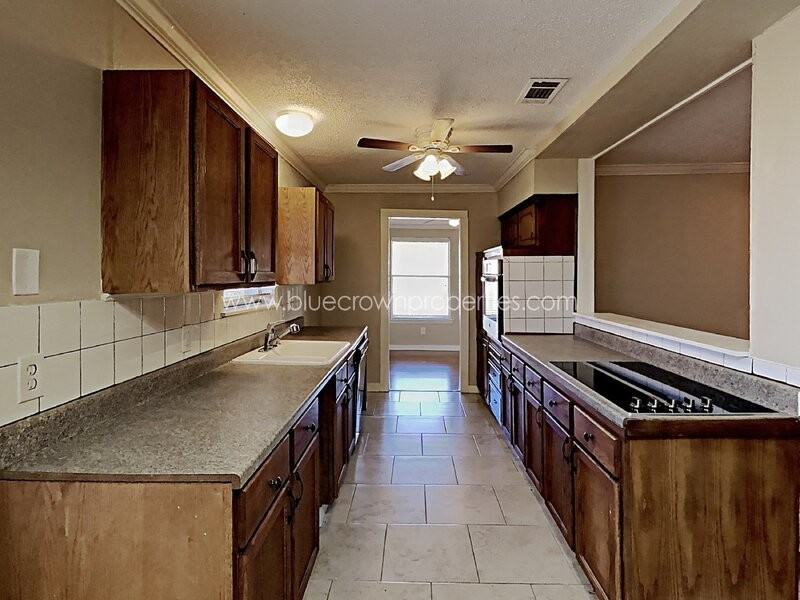 2330 Fm 3471 - Photo 3 of 17