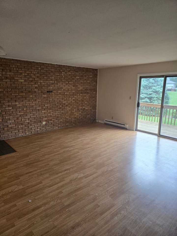 2905 W Marquette Woods Rd - Photo 4 of 10