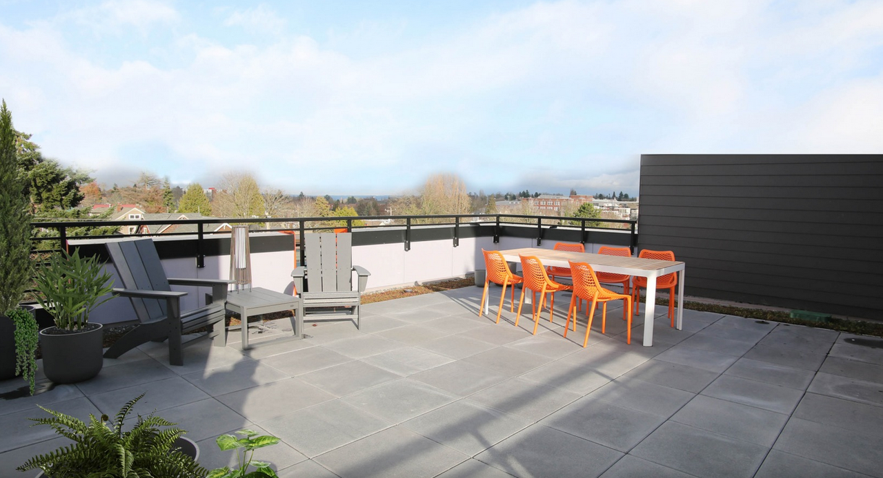 Southpaw - Photo 4 of 7