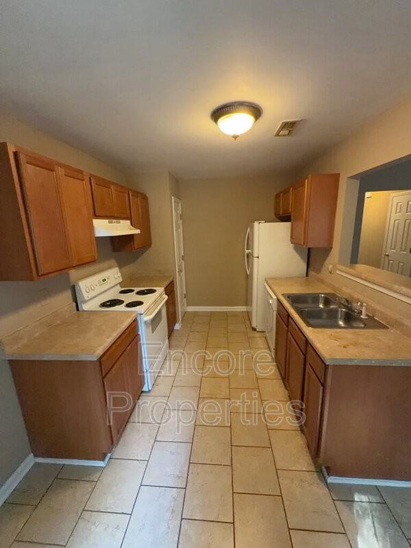 2004 Hart St #A - Photo 4 of 12