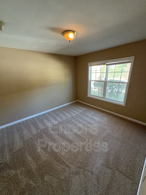 2004 Hart St #A - Photo 7 of 12