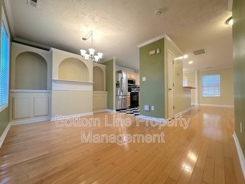 131 Camforth Dr - Photo 3 of 28