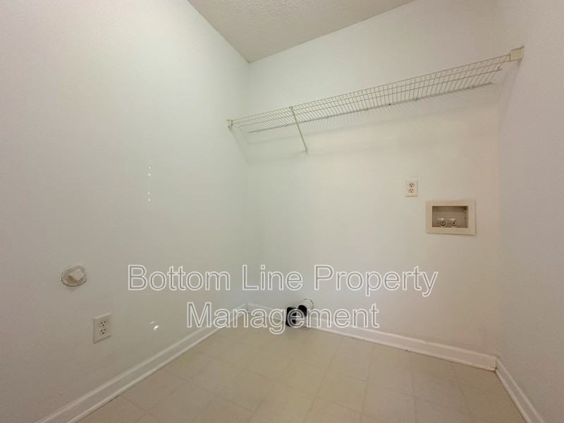 131 Camforth Dr - Photo 5 of 28