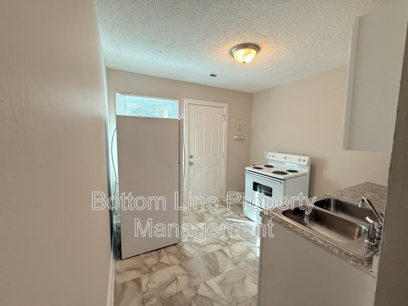 2728 Remington St #1 - Photo 3 of 8