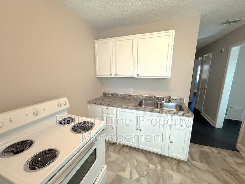 2728 Remington St #1 - Photo 4 of 8