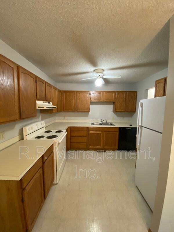 15280 Lesley Ln - Photo 3 of 13