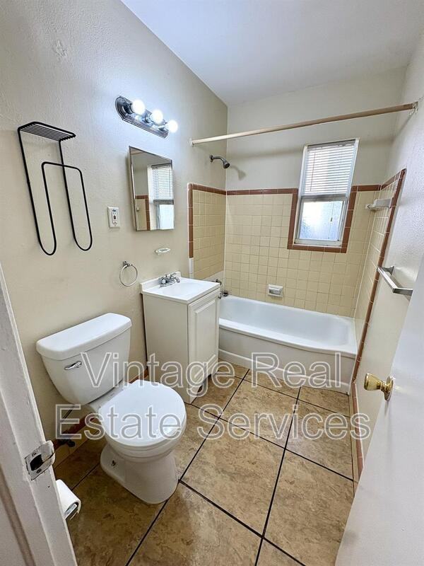 2168 2168 #2-8thAVEN - Photo 7 of 10