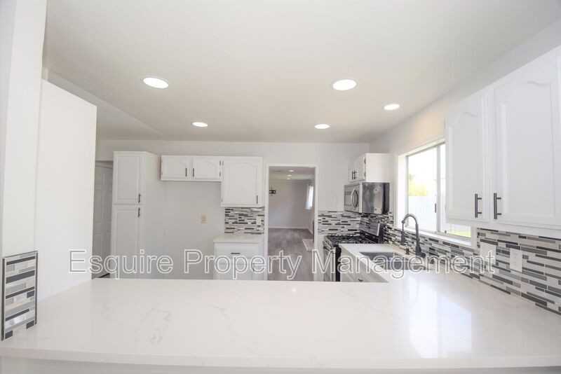 2675 Munson St - Photo 6 of 19