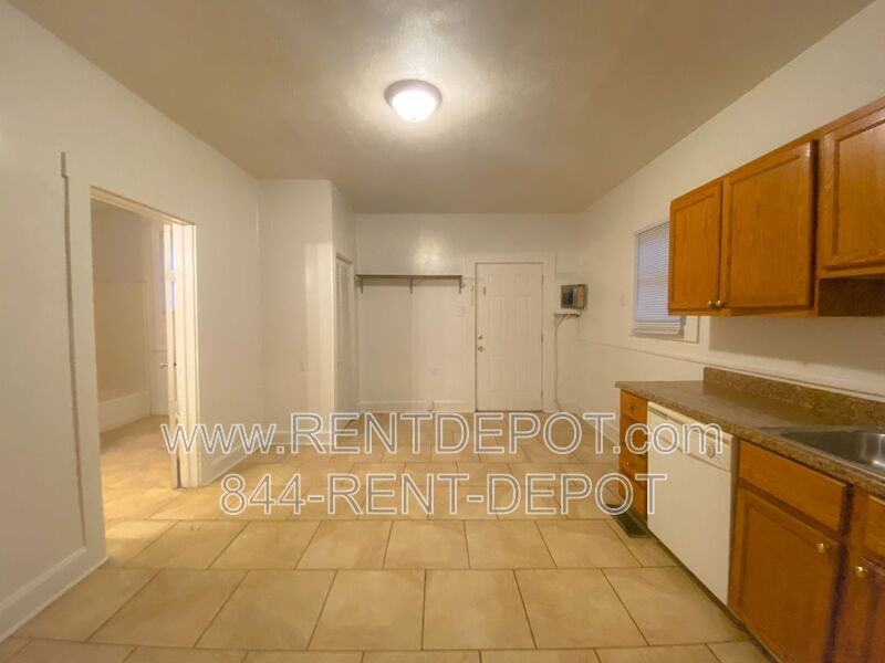 1626 East Division Street - Photo 6 of 12