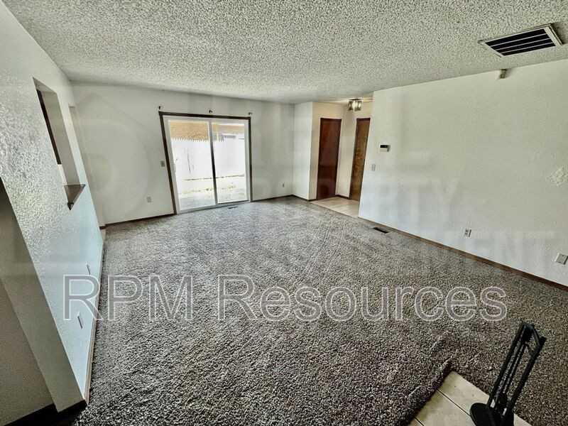 7002 Woodlake Dr - Photo 7 of 19