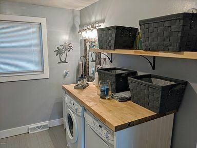 710 Ribaut Rd - Photo 2 of 15