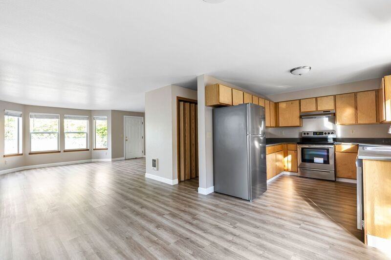 17450 Southeast 82nd Drive - Photo 6 of 24