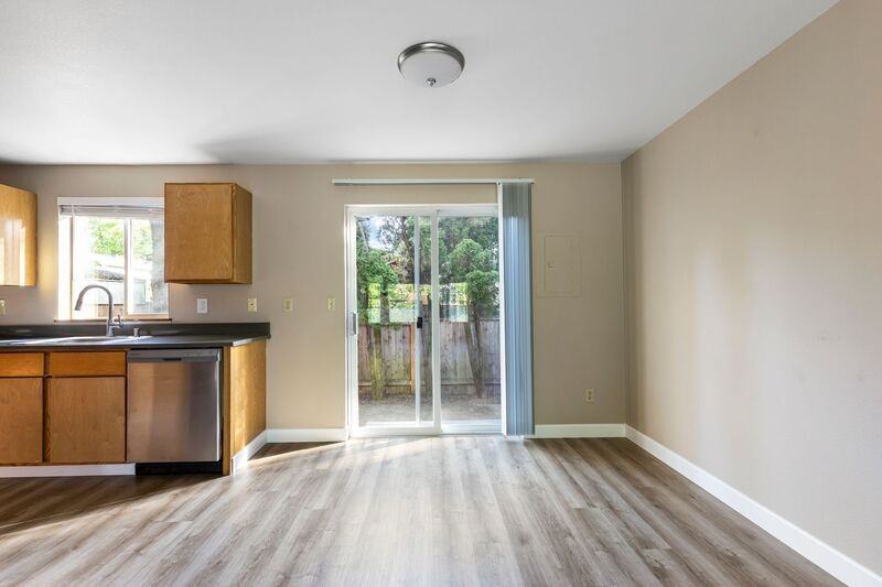 17450 Southeast 82nd Drive - Photo 5 of 24