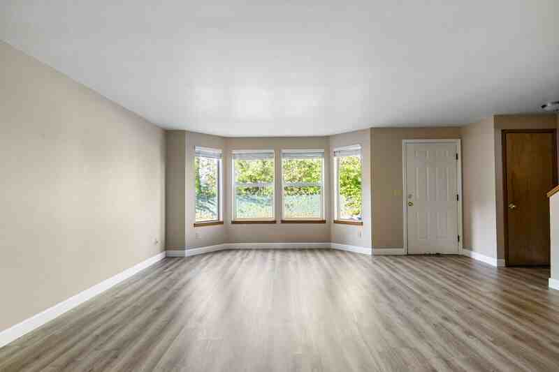 17450 Southeast 82nd Drive - Photo 7 of 24