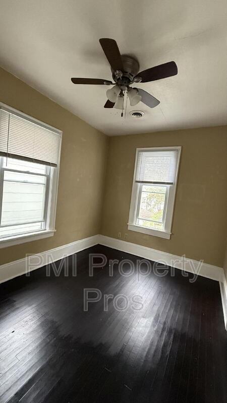 2752A N Fratney St - Photo 2 of 6