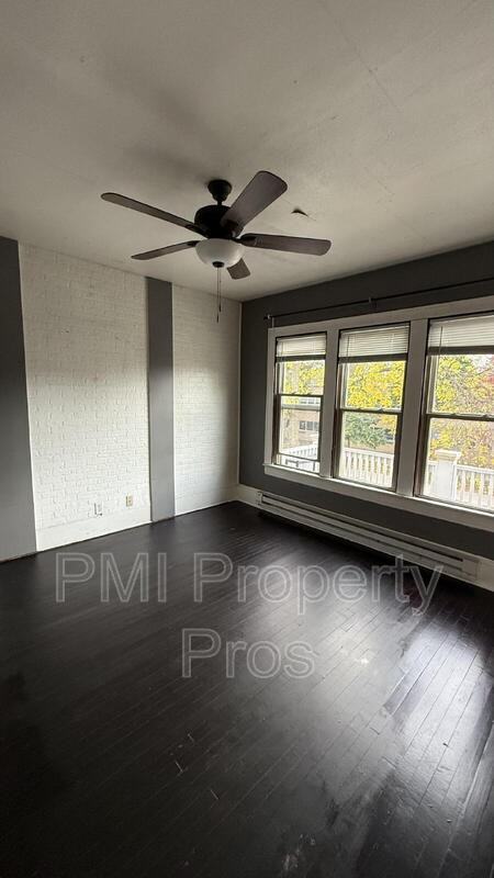 2752A N Fratney St - Photo 3 of 6