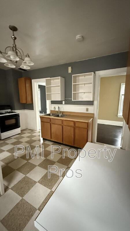 2752A N Fratney St - Photo 4 of 6